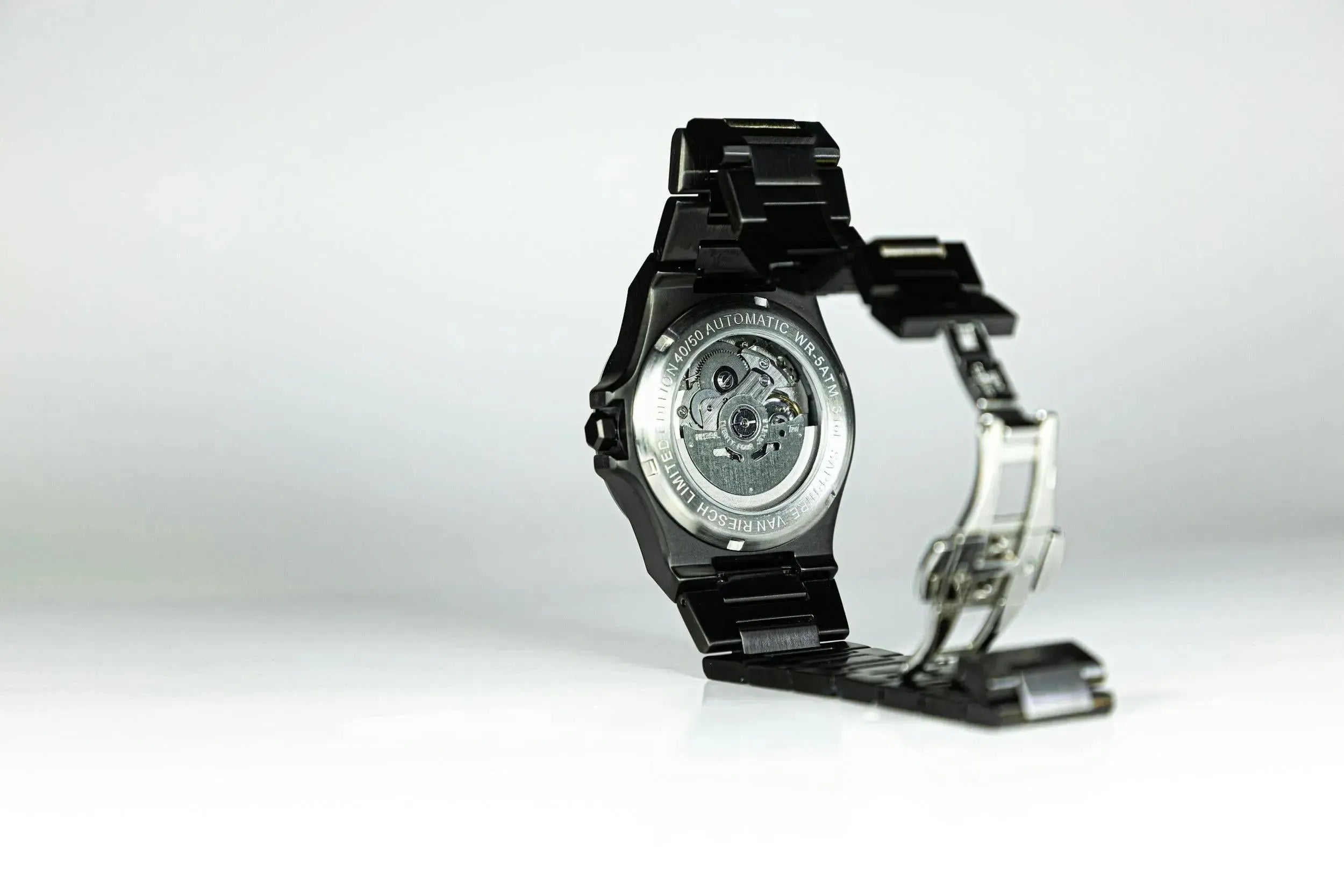 Comparing Watch Cases: Finding Your Perfect Fit